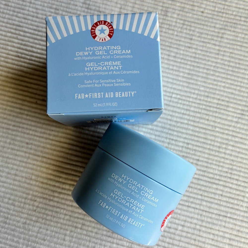 First Aid Beauty Hydrating Dewy Gel Cream Moisturizer -Hyaluronic Acid Ceramides